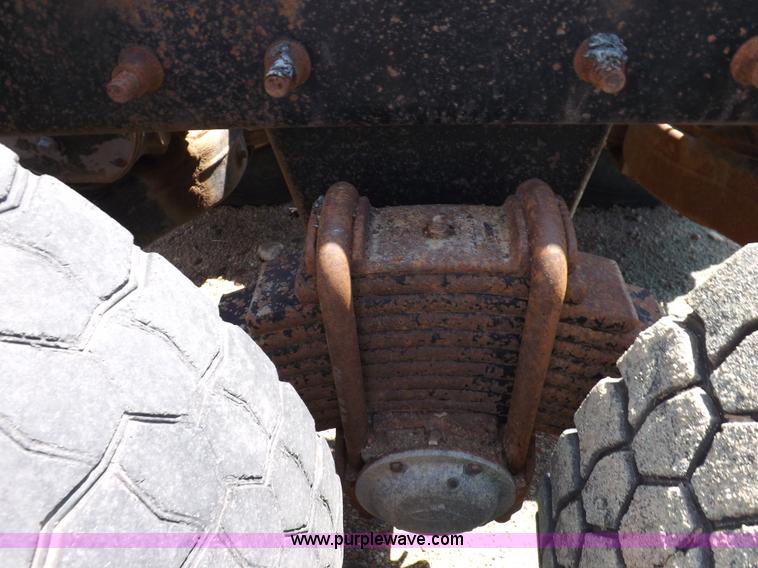 image for item K3893 2008 Mack GU713 truck tractor