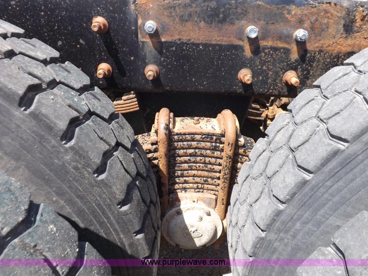 image for item K3893 2008 Mack GU713 truck tractor