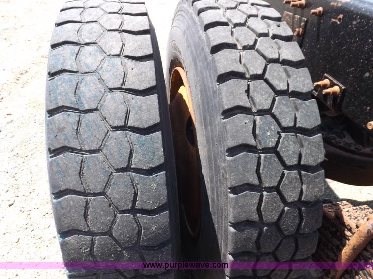 image for item K3893 2008 Mack GU713 truck tractor