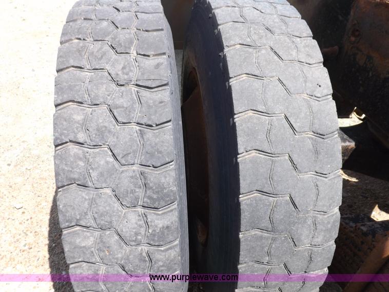 image for item K3893 2008 Mack GU713 truck tractor