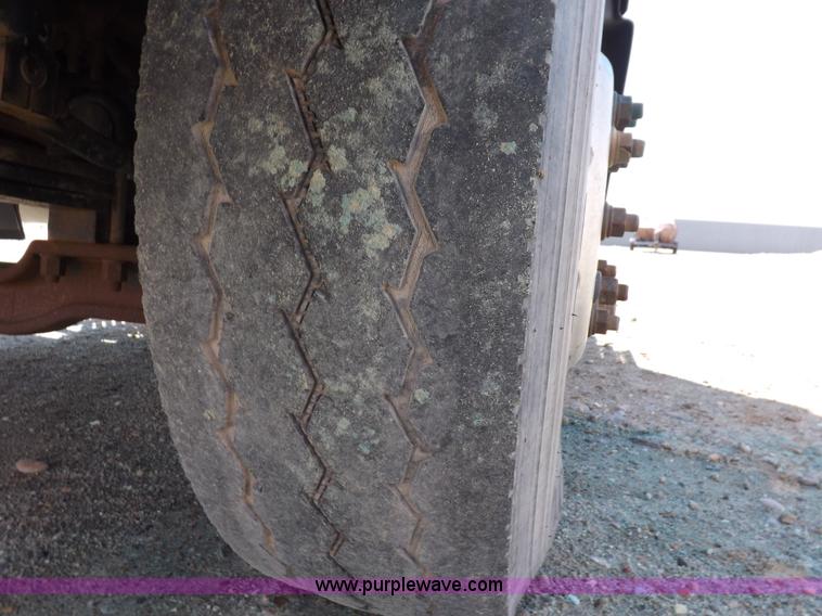 image for item K3893 2008 Mack GU713 truck tractor