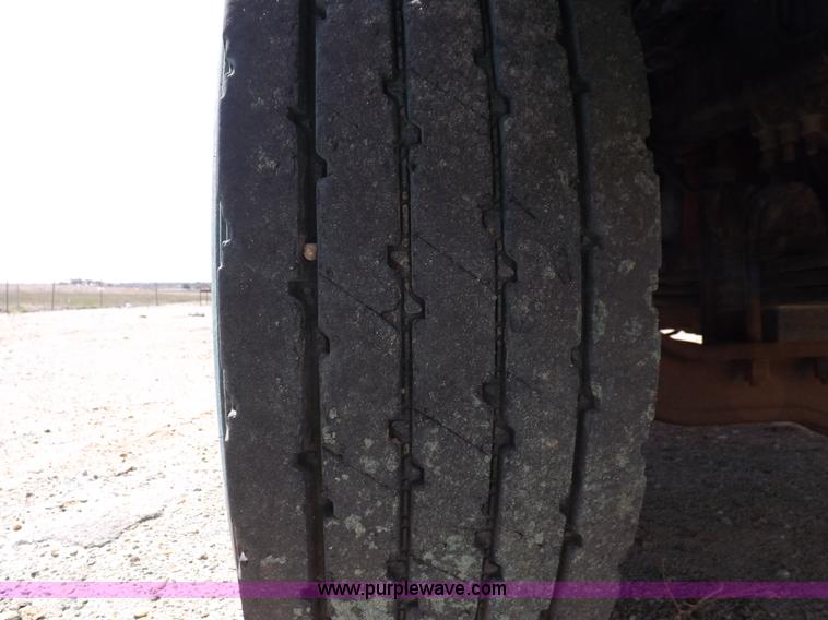 image for item K3893 2008 Mack GU713 truck tractor