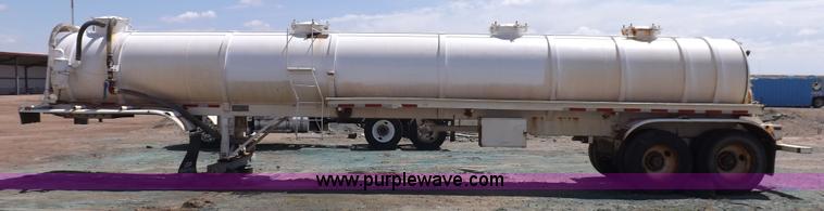 image for item K3894 1994 Falcon VT130B vacuum trailer