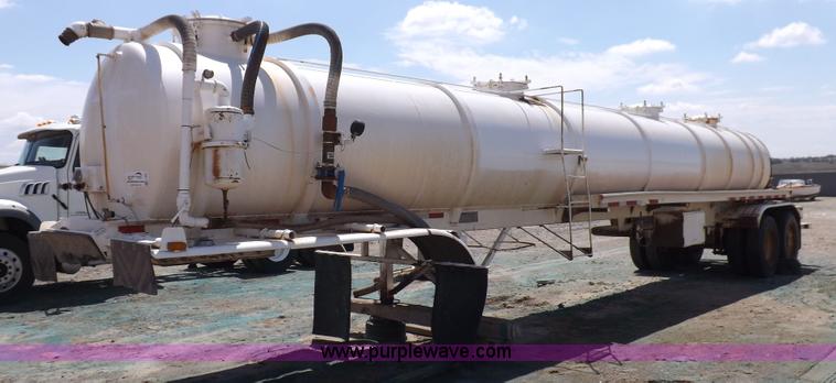 image for item K3894 1994 Falcon VT130B vacuum trailer