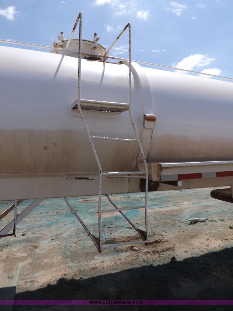 image for item K3894 1994 Falcon VT130B vacuum trailer