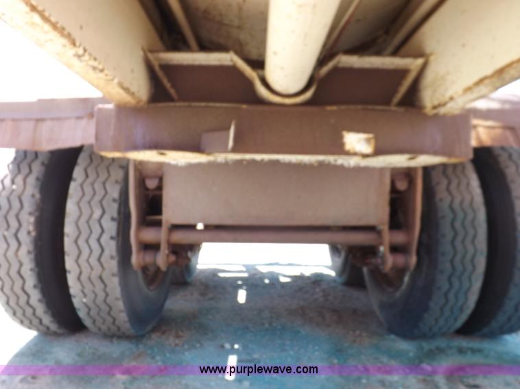 image for item K3894 1994 Falcon VT130B vacuum trailer