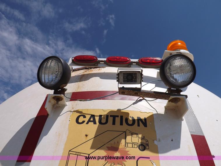 image for item K3894 1994 Falcon VT130B vacuum trailer