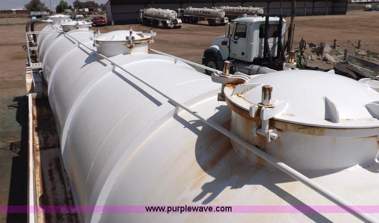 image for item K3894 1994 Falcon VT130B vacuum trailer