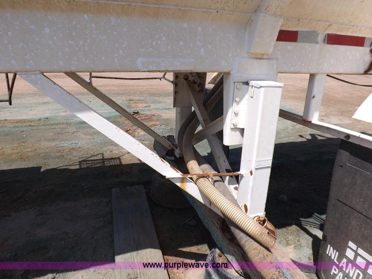 image for item K3894 1994 Falcon VT130B vacuum trailer