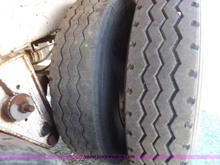 image for item K3894 1994 Falcon VT130B vacuum trailer