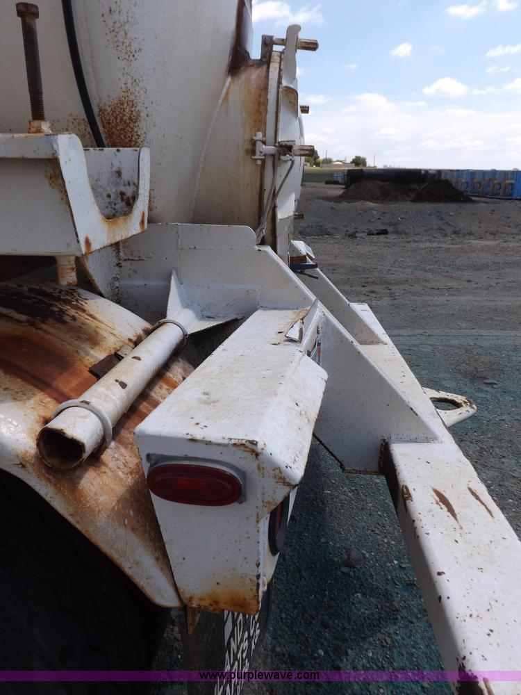 image for item K3894 1994 Falcon VT130B vacuum trailer