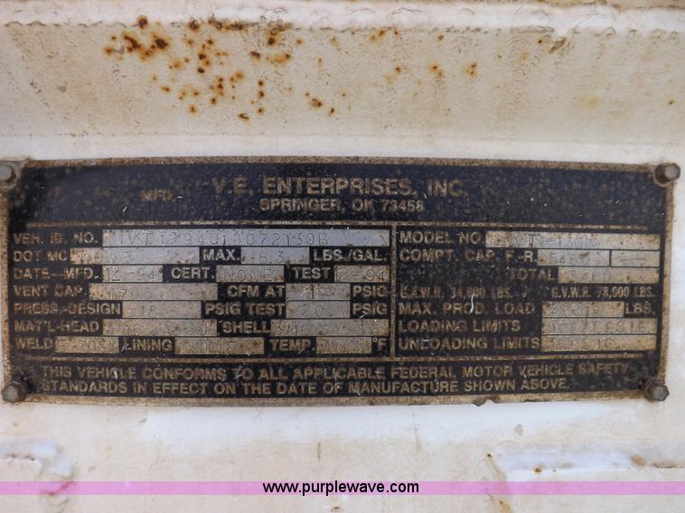 image for item K3894 1994 Falcon VT130B vacuum trailer