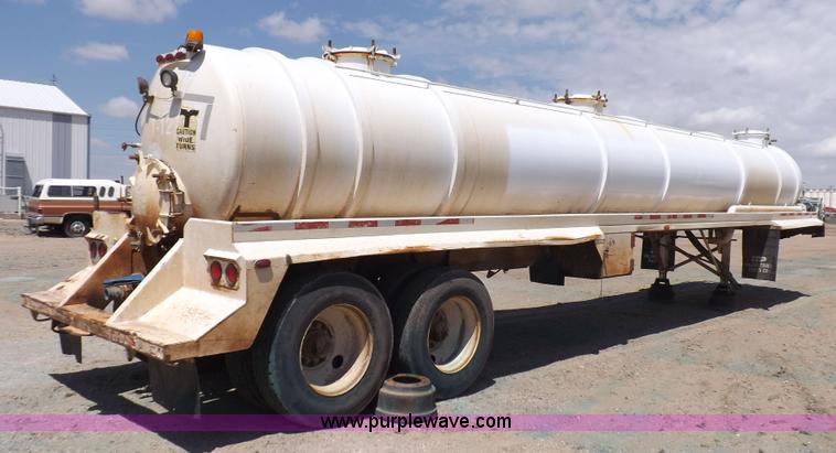 image for item K3895 1998 VE Enterprises vacuum trailer