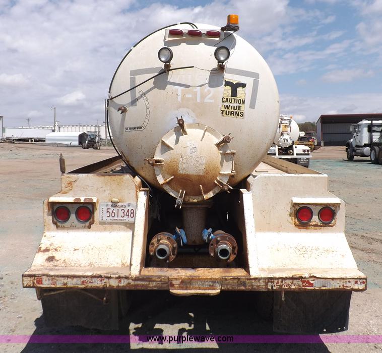 image for item K3895 1998 VE Enterprises vacuum trailer