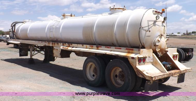 image for item K3895 1998 VE Enterprises vacuum trailer