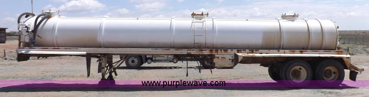 image for item K3895 1998 VE Enterprises vacuum trailer