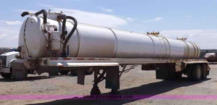 image for item K3895 1998 VE Enterprises vacuum trailer