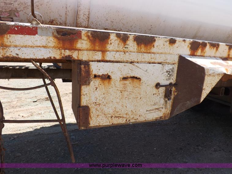 image for item K3895 1998 VE Enterprises vacuum trailer