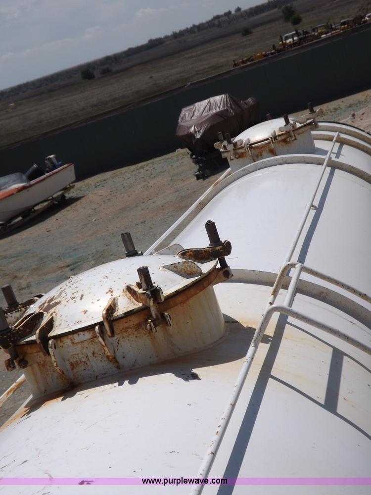 image for item K3895 1998 VE Enterprises vacuum trailer