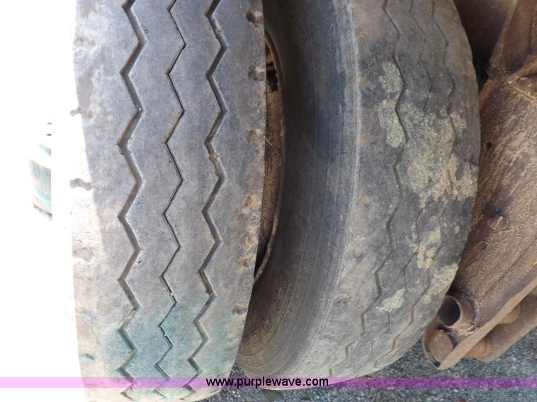 image for item K3895 1998 VE Enterprises vacuum trailer