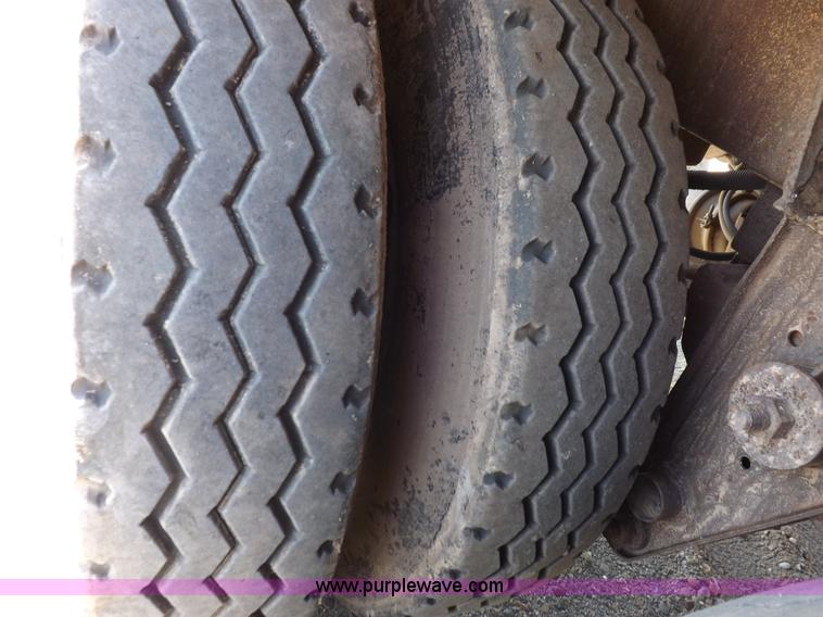 image for item K3895 1998 VE Enterprises vacuum trailer