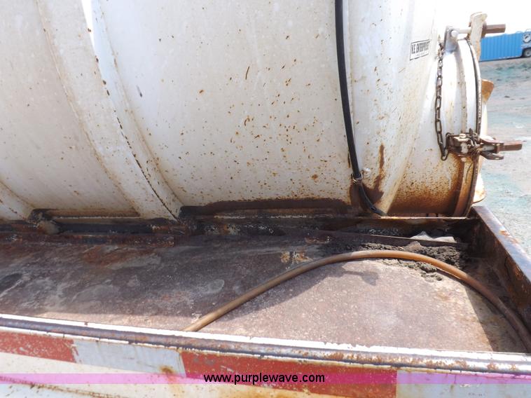 image for item K3895 1998 VE Enterprises vacuum trailer