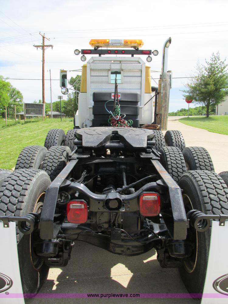 image for item K5080 1998 Mack RD688S semi truck