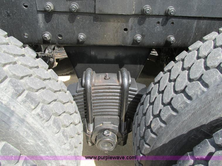 image for item K5080 1998 Mack RD688S semi truck