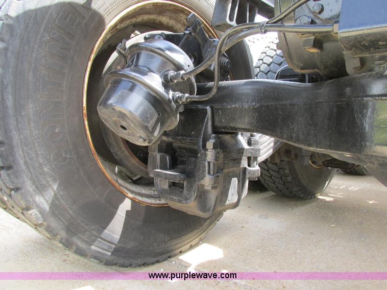 image for item K5080 1998 Mack RD688S semi truck