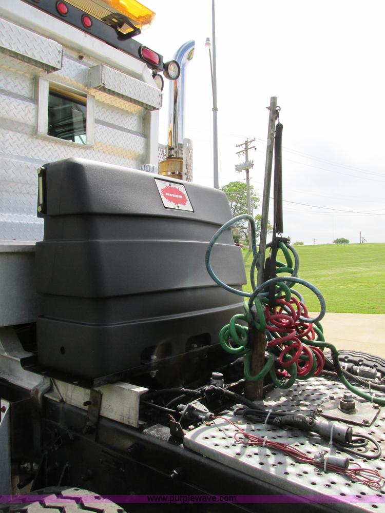 image for item K5080 1998 Mack RD688S semi truck