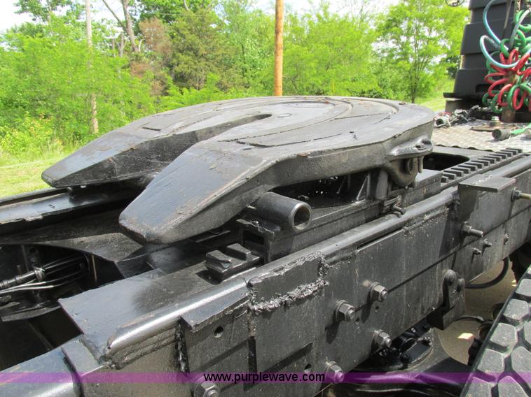 image for item K5080 1998 Mack RD688S semi truck