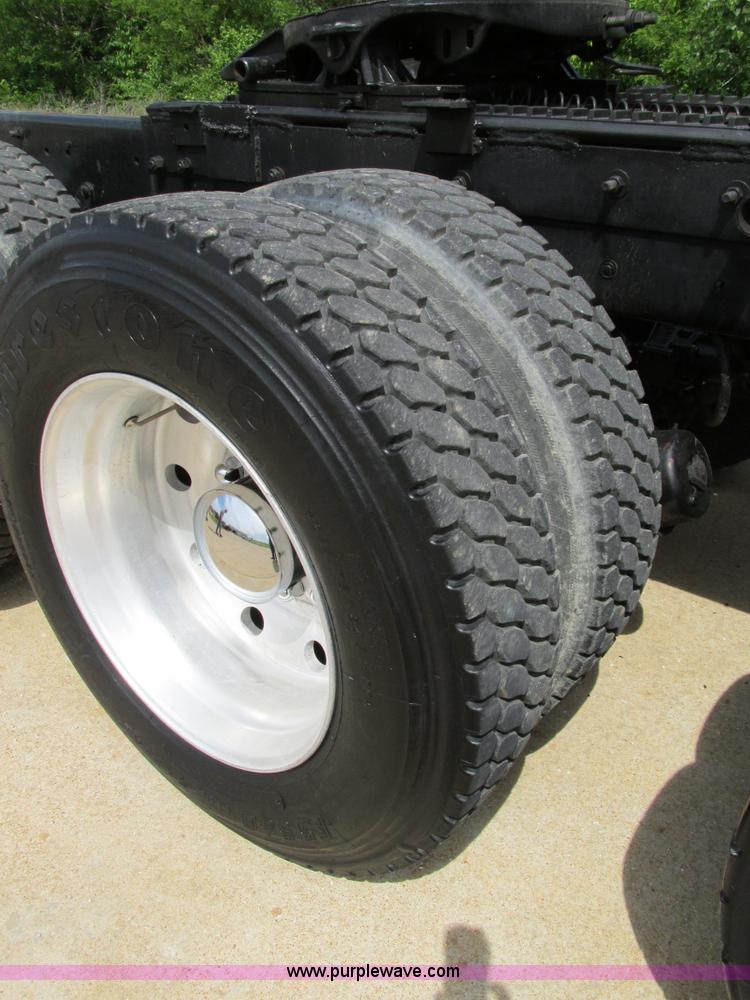 image for item K5080 1998 Mack RD688S semi truck