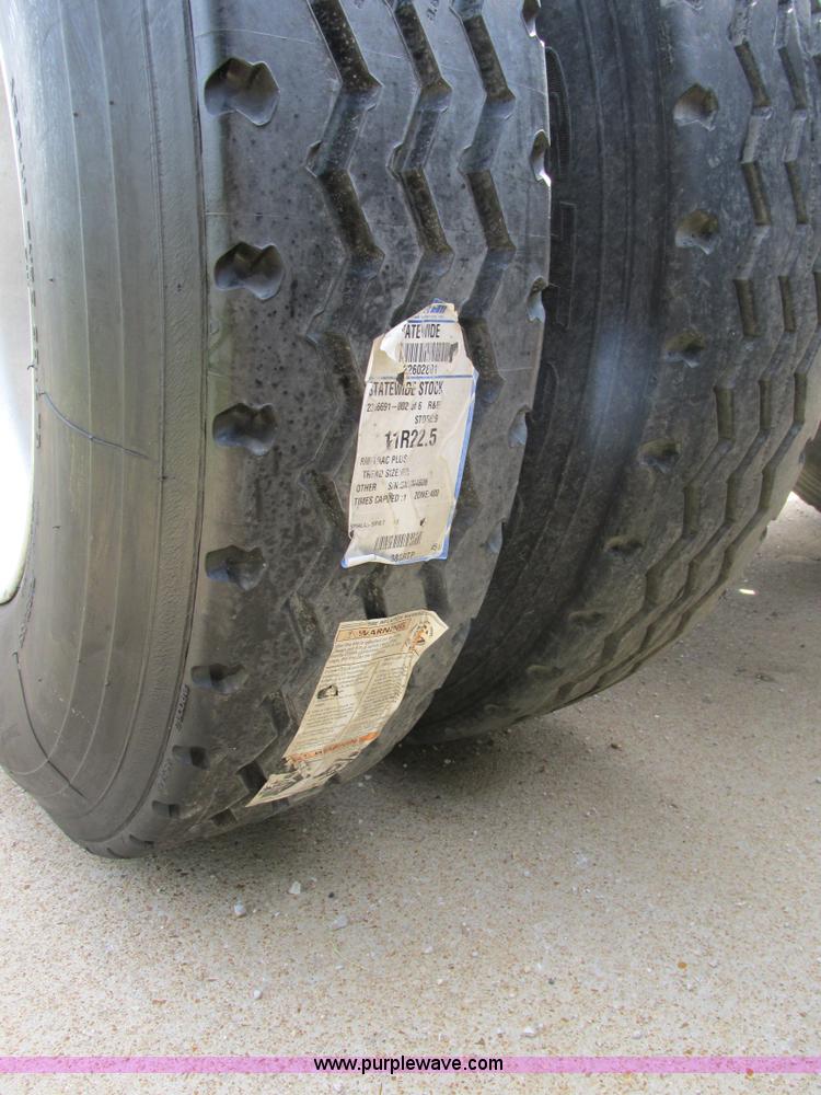 image for item K5080 1998 Mack RD688S semi truck