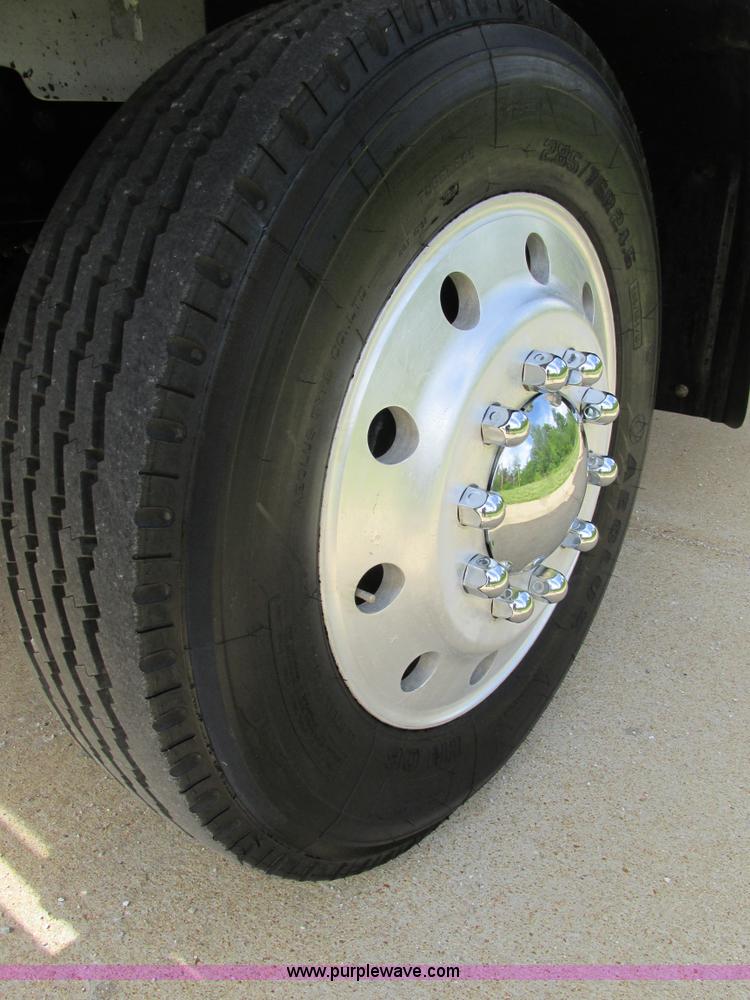 image for item K5080 1998 Mack RD688S semi truck