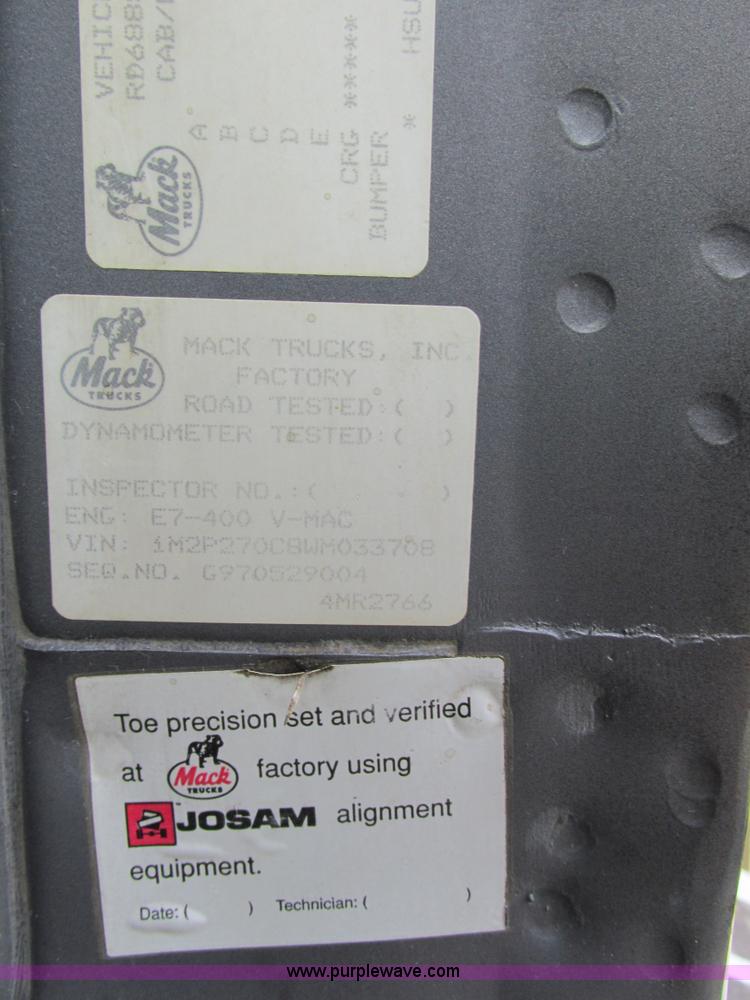 image for item K5080 1998 Mack RD688S semi truck