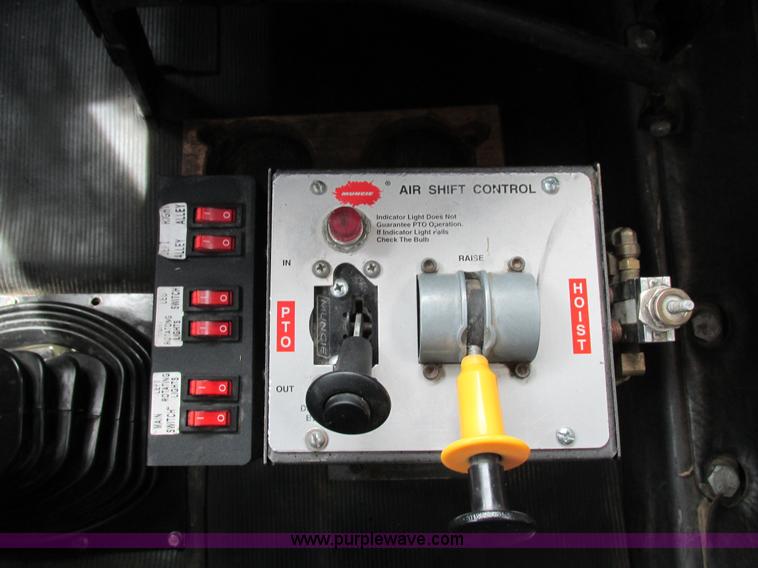 image for item K5080 1998 Mack RD688S semi truck