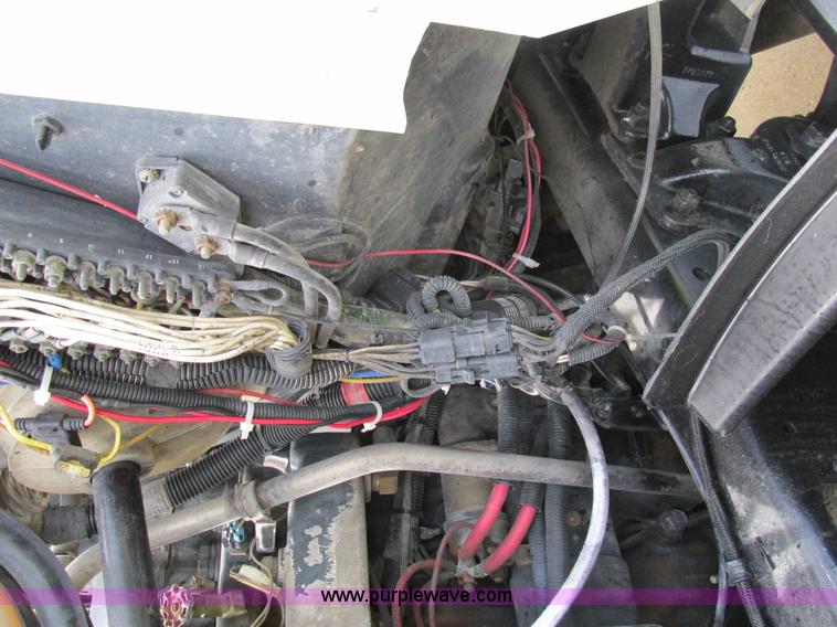 image for item K5080 1998 Mack RD688S semi truck