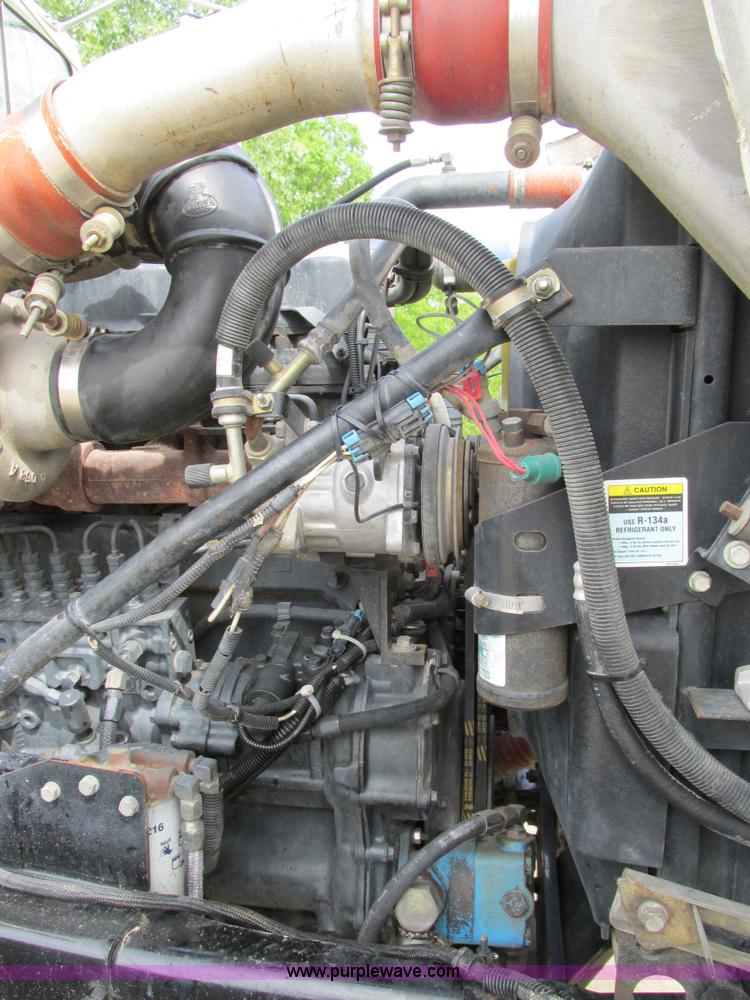 image for item K5080 1998 Mack RD688S semi truck