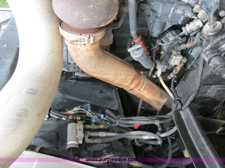 image for item K5080 1998 Mack RD688S semi truck