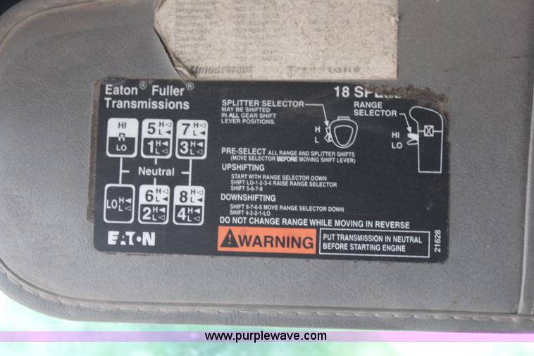 image for item K6917 2000 Western Star 4964SX semi truck