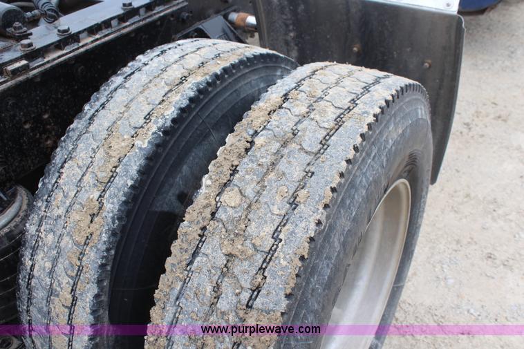 image for item K6917 2000 Western Star 4964SX semi truck