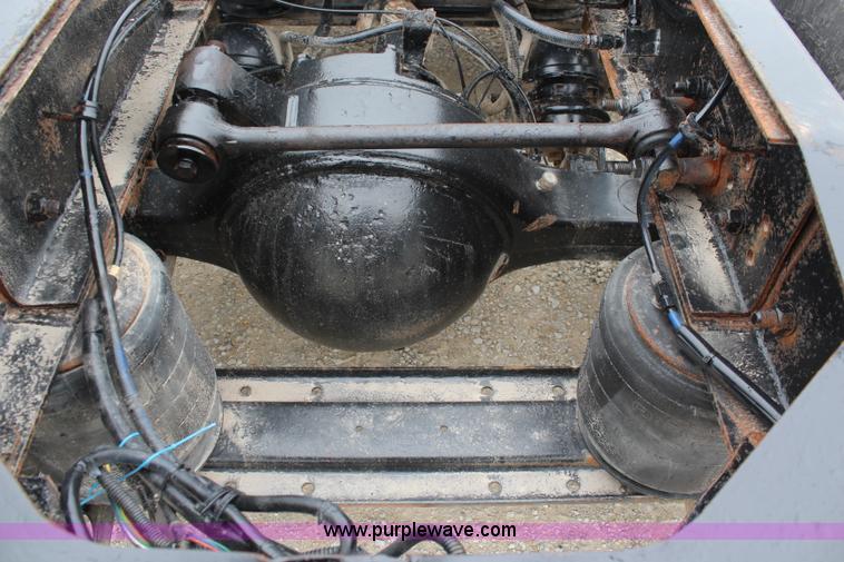 image for item K6917 2000 Western Star 4964SX semi truck