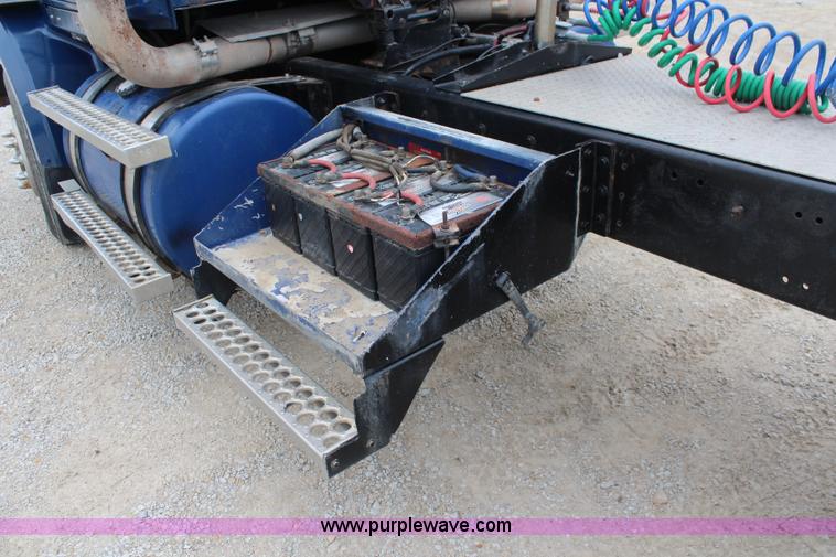 image for item K6917 2000 Western Star 4964SX semi truck