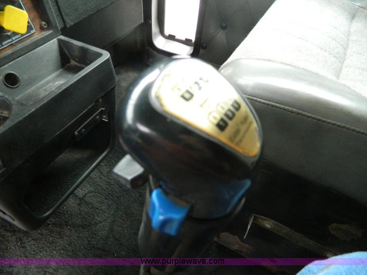 image for item K8014 2000 Kenworth W900L semi truck