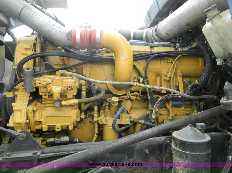 image for item K8014 2000 Kenworth W900L semi truck