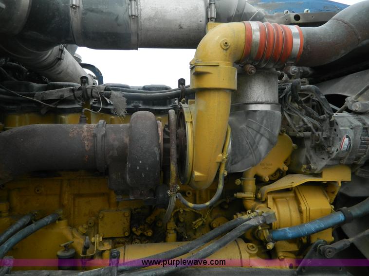 image for item K8014 2000 Kenworth W900L semi truck