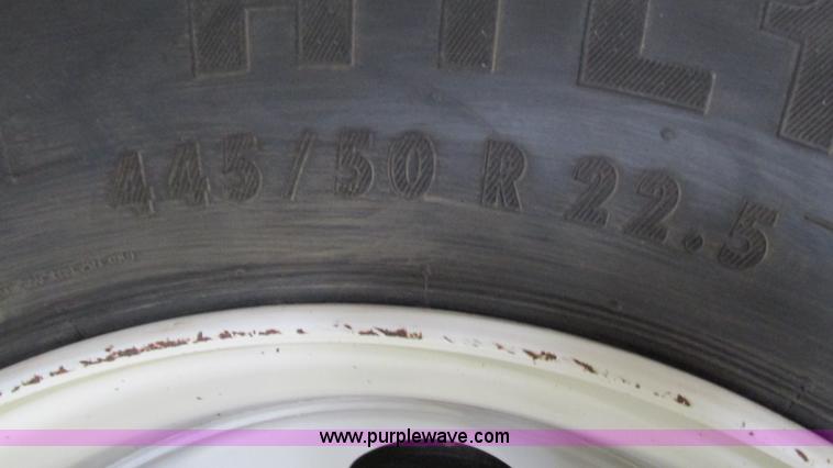 image for item AY9856 (4) 445/50R22.5 tires