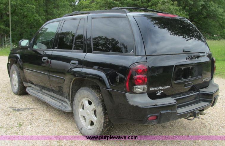 image for item B2969 2002 Chevrolet Trailblazer LS SUV