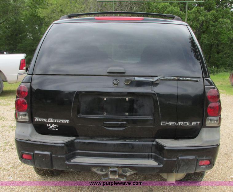 image for item B2969 2002 Chevrolet Trailblazer LS SUV