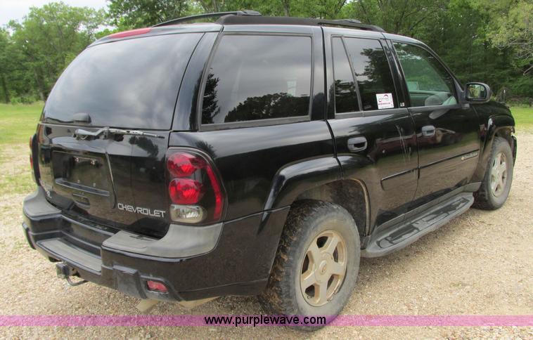 image for item B2969 2002 Chevrolet Trailblazer LS SUV